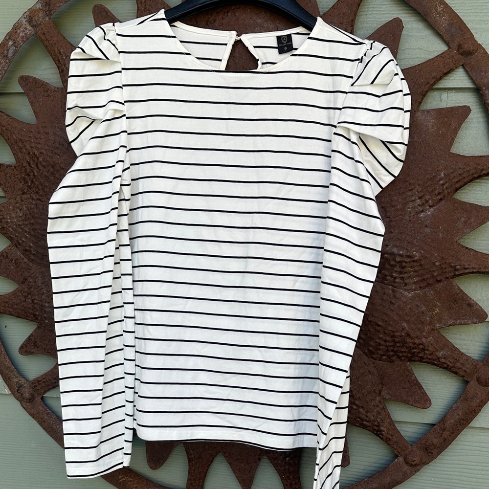 Puff sleeve Striped Black and White French classic Women's Long Sleeve Top